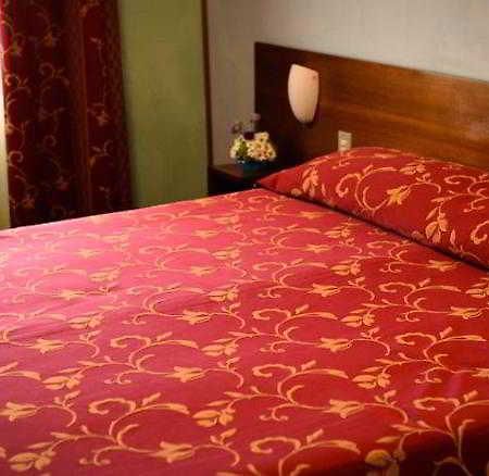 Hotel Salieri Леняго Екстериор снимка
