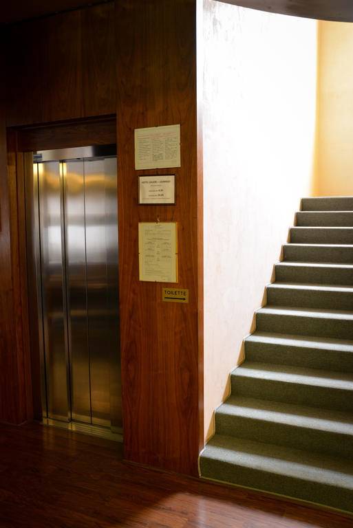 Hotel Salieri Леняго Екстериор снимка