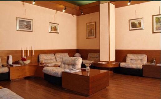 Hotel Salieri Леняго Екстериор снимка