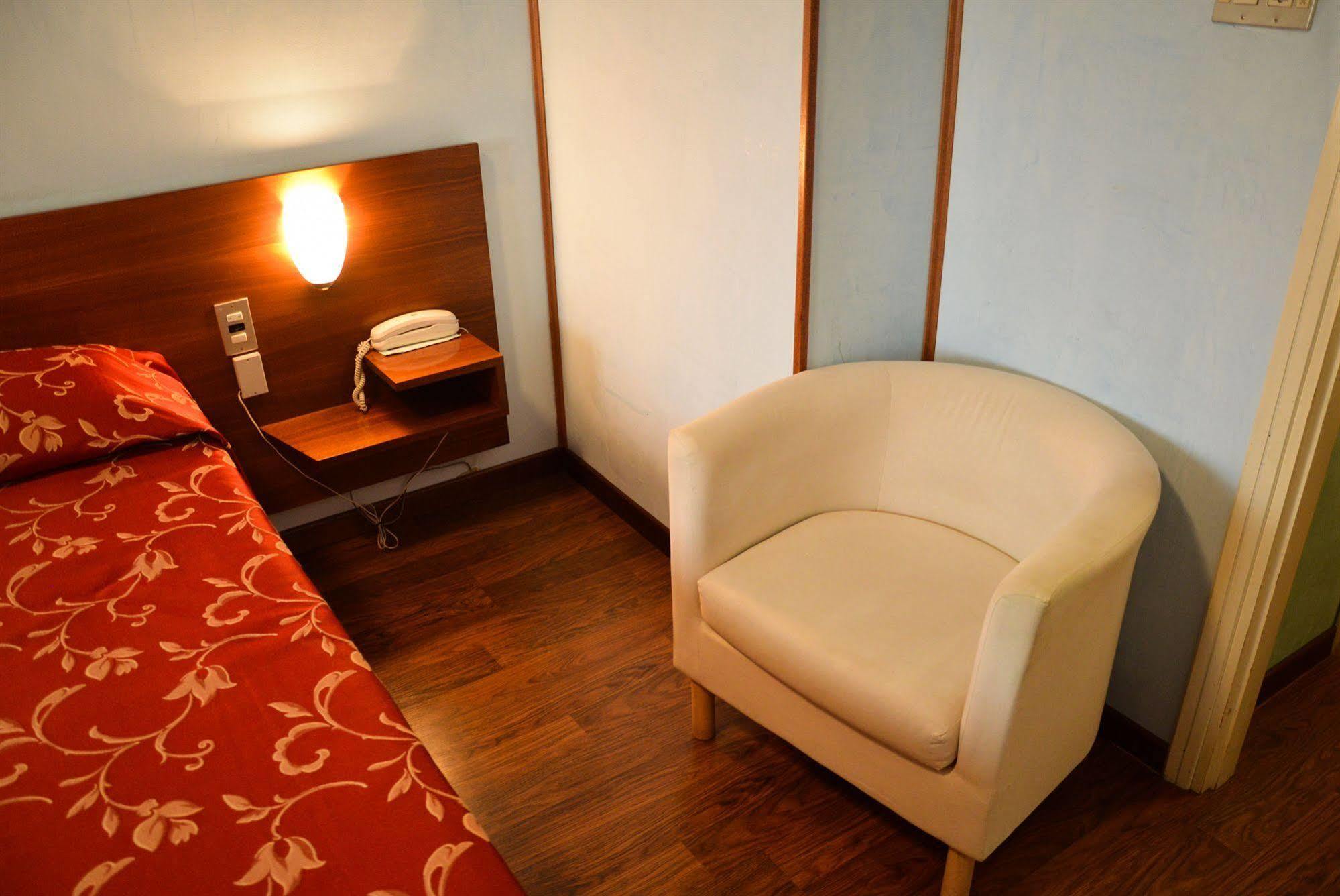 Hotel Salieri Леняго Екстериор снимка