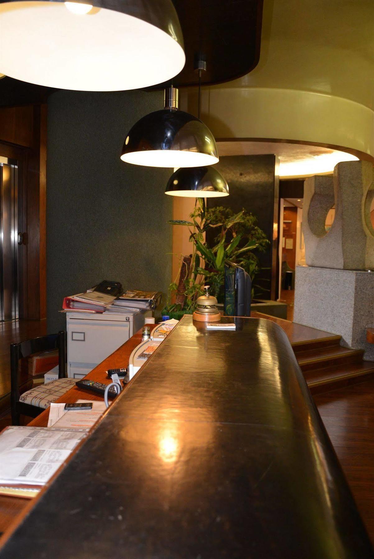Hotel Salieri Леняго Екстериор снимка